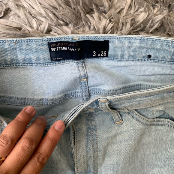 Hollister Jeans Boyfriend High rise US 26 Lightwash Jeans - Picture 2 of 3